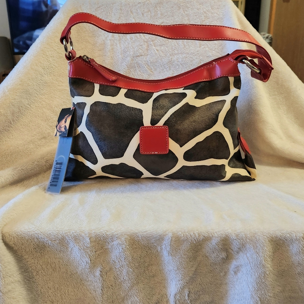 Giraffe Print Purse With Red